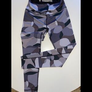 VSX camo leggings